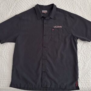 Quiksilver UConn Short Sleeve Button Down Collared Shirt University Connecticut